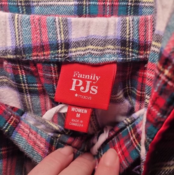 Macy's family pj, woman's size medium 100% cotton - Picture 5 of 6